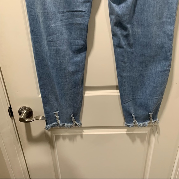 Women’s Ankle Destructed W/ Camouflage Backing Stretch Denim XL - Picture 9 of 11